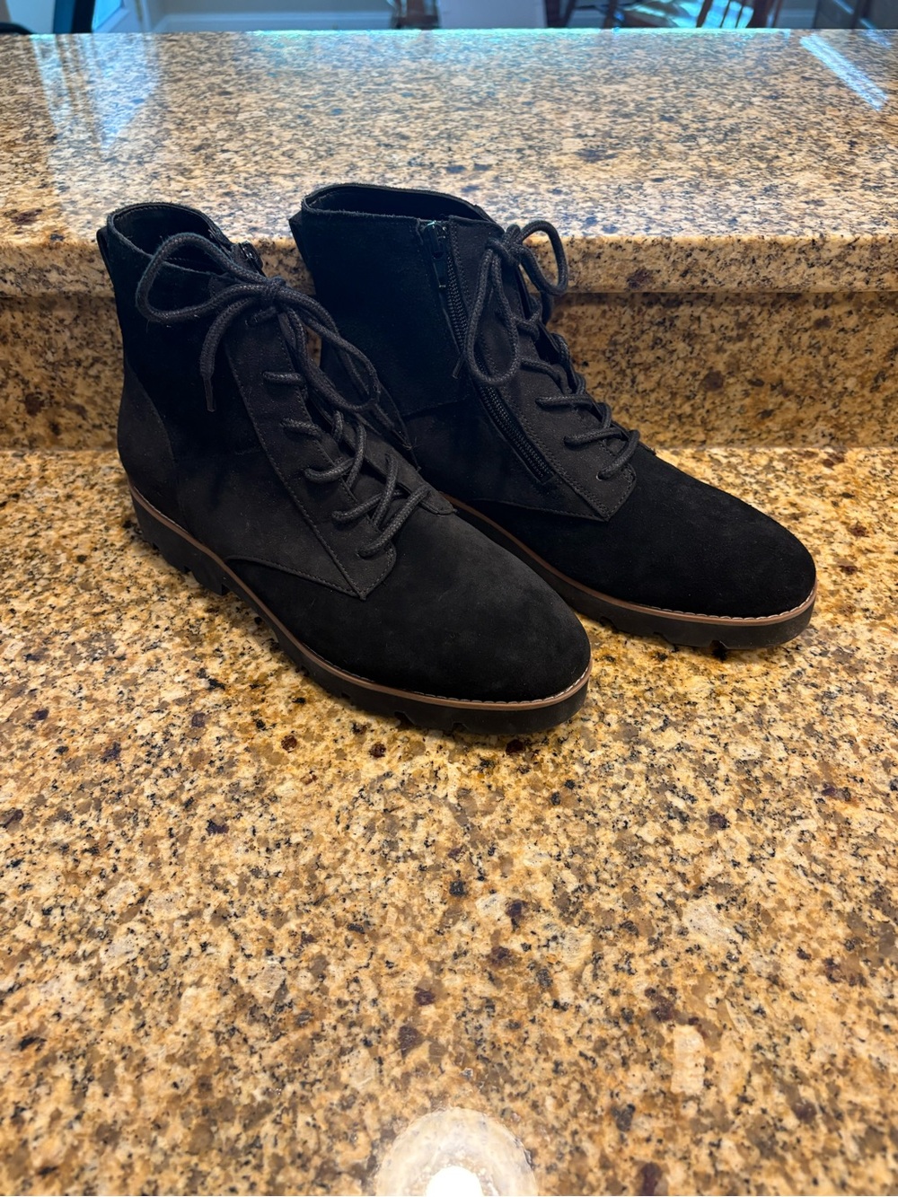 Vionic Womens Larson Water Repellent Suede Lace-Up Ankle Boots Black Size 9 EUC